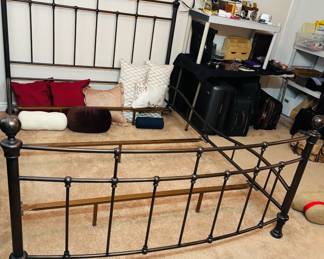 Queen size metal bedframe