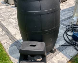 Ice barrel with steps