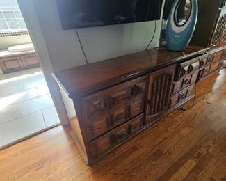 part of the dresser set