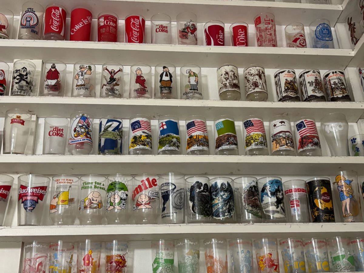 Character/brand glasses