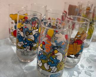 Vintage smurfs glasses