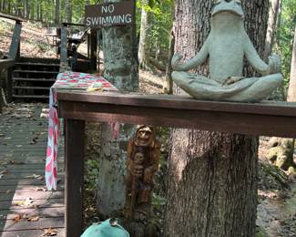 Frog decor