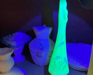 Uranium milk glass