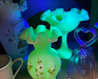Uranium milk glass