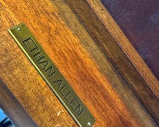 ETHAN ALLEN NEO CLASSICAL REVIVAL MARQUETRY TABLE
