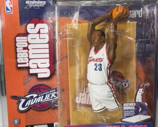 RARE LEBRON JAMES/MCFARLANE COLLECTIBLE FIGURINE AND STAND