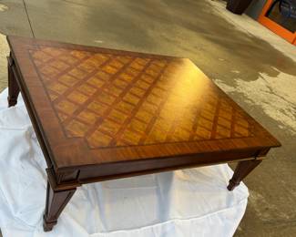 ETHAN ALLEN NEO CLASSICAL REVIVAL MARQUETRY TABLE