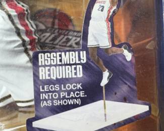 RARE LEBRON JAMES/MCFARLANE COLLECTIBLE FIGURINE AND STAND