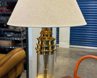 BRASS AND CRACKLE GLASS REGENCY NAUTICAL LAMP