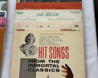 30 COUNT VINYL CLASSICAL MUSIC COLLECTION