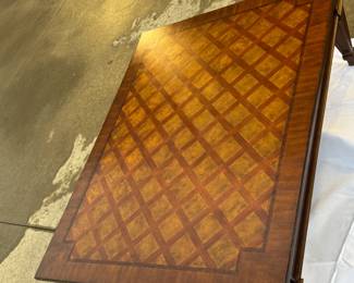 ETHAN ALLEN NEO CLASSICAL REVIVAL MARQUETRY TABLE