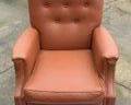 5 BUTTON LEATHERETTE TUFTED RECLINING CLUB CHAIR
