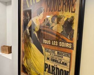 Title: THEATRE MODERNE
Subtitle: TOUS LES SOIRS (Every evening)
Play: LE PARDON, by M. Chelles, staged at Théâtre Moderne de l'Alcazar
Printer: Imp. Lemercier, 57, Rue de Seine, Paris – Lemercier was a renowned Parisian lithography firm, especially active in the Belle Époque period.
Art Style: Belle Époque / Art Nouveau influence—elegant, flowing lines, bright yellows, and realistic lighting effects, often used in posters by artists like Jules Chéret and Alphonse Mucha.