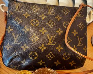 LV purse