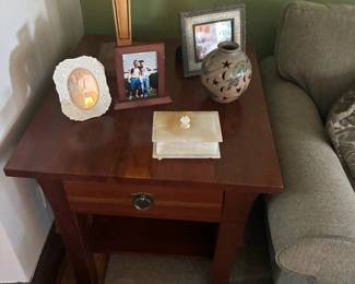 TABLE LAMP