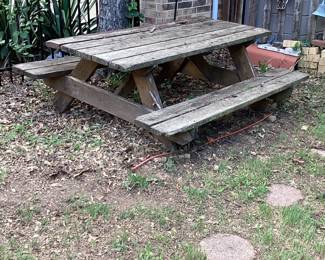 Picnic table
