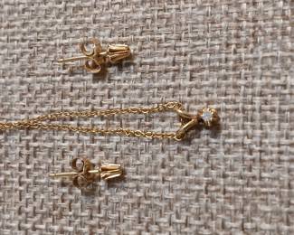 14kt diamond set.