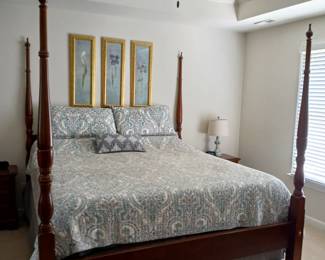 Nice queen bed and bedroom set.