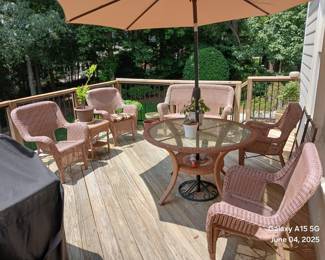 Awesome 7 piece wicker outdoor set.