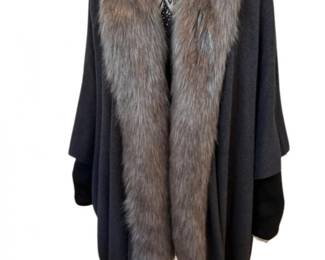 88 ChicosOneSizeKnitCapewithFauxFurCollar