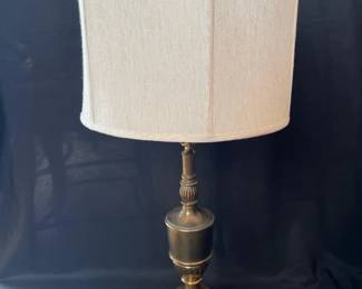 15 SleekTimelessMidCenturyBrassLamp