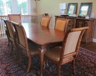 Dining table & 6 chairs