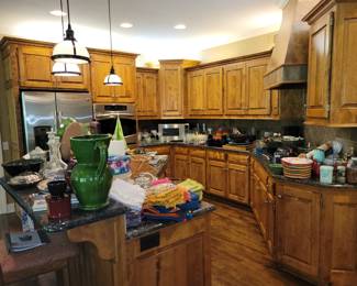 Full kitchen