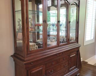 Thomasville China cabinet