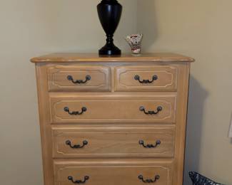 Ethan Allen 5 drawer chest