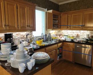 Full kitchen