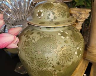 Ceramic ginger jar
