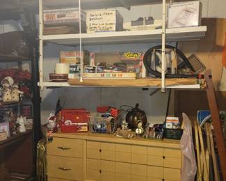Vintage 6 drawer dresser & chest of drawers