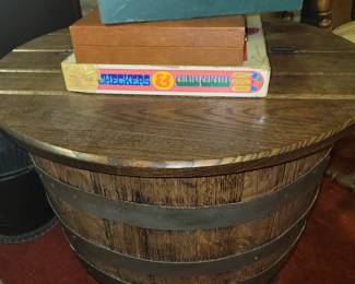 Barrel table w/storage