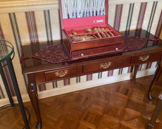 Estate Sales By Olga in Colonia, NJ