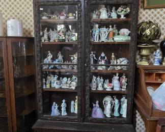 Bookcase - Figurines