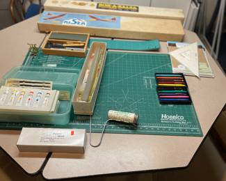 Folding rolling table And hobby supplies