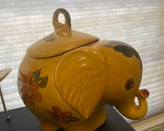 Vintage ceramic elephant biscuit cookie jar
