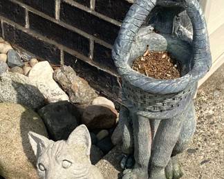 Outdoor decorative figures