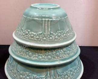 Homer Laughlin nesting bowl set