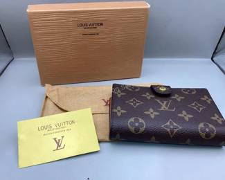 Louis Vuitton wallet (unauthenticated)
