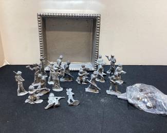 Lead soldiers