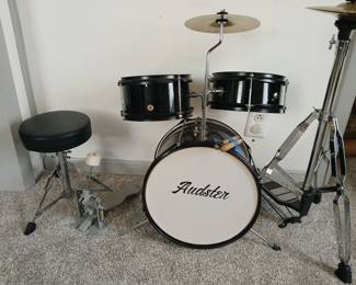 Kids drum set
