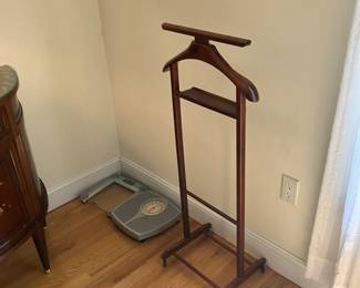 Valet Stand