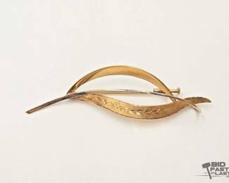 402 18k Gold Leaf Style Pin, 7g