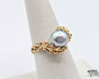 542 14k Gold and Pearl Ring, 4.3g