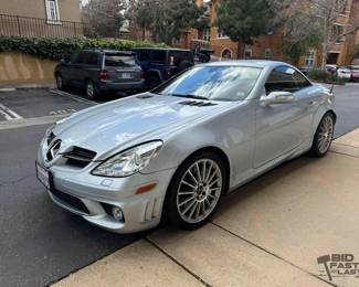 130 2006 MercedesBenz SLKClass Passenger Car