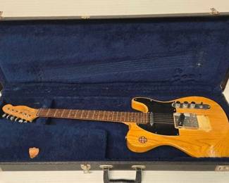 2968 Squire by Fender Guitar with Case