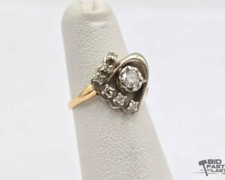 620 10k Gold and Diamond Ring, 3g