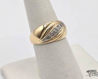 518 14k Gold and Diamond Ring, 7.3g
