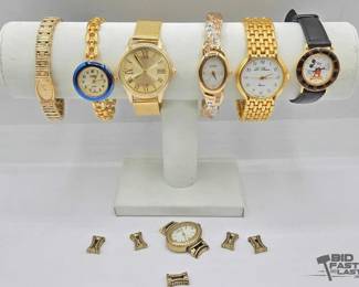 930 7 Wristwatches